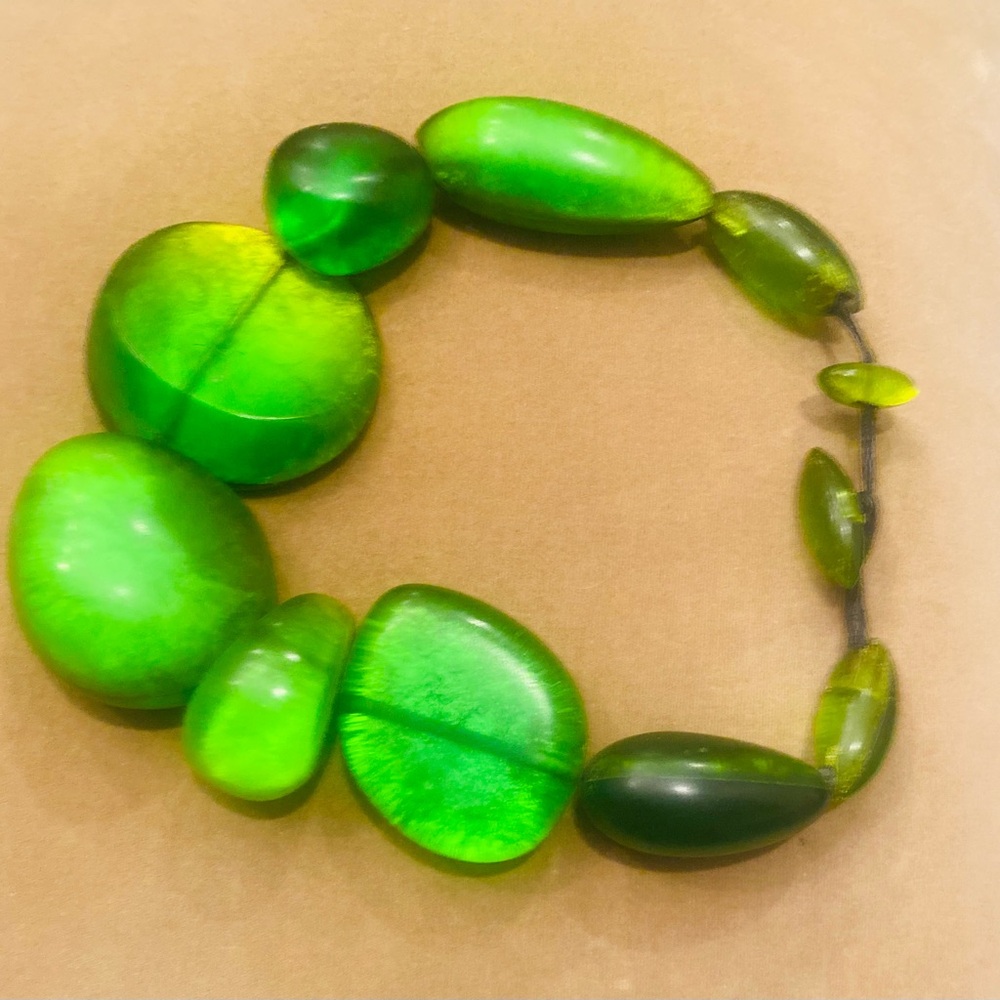 Monies Necklace RARE HUGE GREEN CRACKLE GERDA LYNGGAARD lucite - Picture 2 of 5